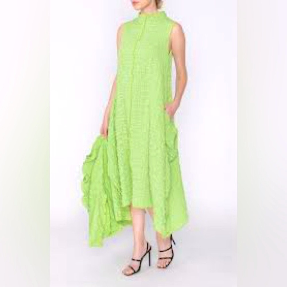 NWT IC Collection Crinkle Fabric Dress. Apple Green. Small.